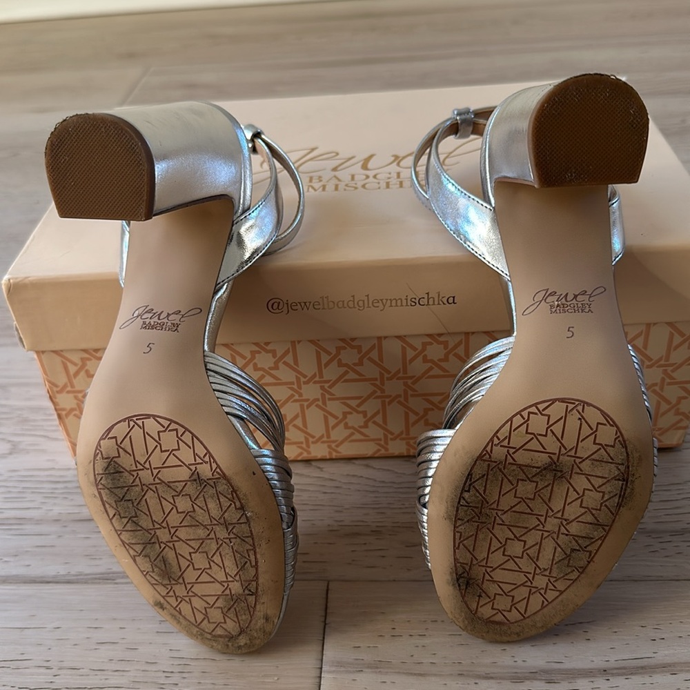 Jewel Badgley Mischka Women’s size 5 block heels - Picture 6 of 11